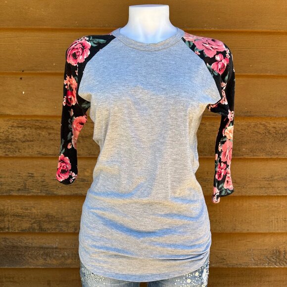 Lularoe Floral Baseball T-Shirt Light Grey Half Sleeve Shirt Size XS - Picture 1 of 7